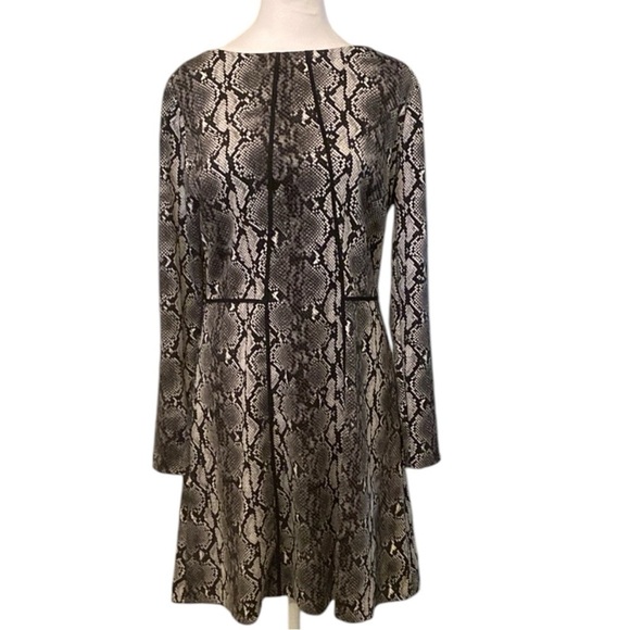 MICHAEL Michael Kors Dresses & Skirts - Michael Kors Black Gray Animal Snakeskin Print Fit & Flare Long Sleeve Dress 10